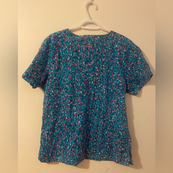 Carhartt colourful leopard print scrubs top size large - Picture 3 of 4
